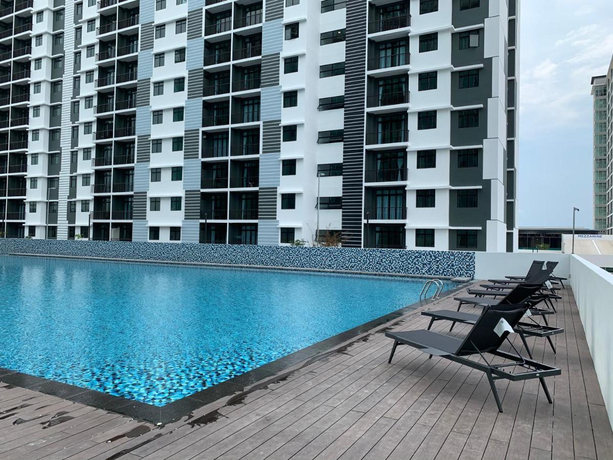 Desaru Utama Apartment With Karaoke, Netflix, Pool View, Free Wifi And Near Car Park Esterno foto